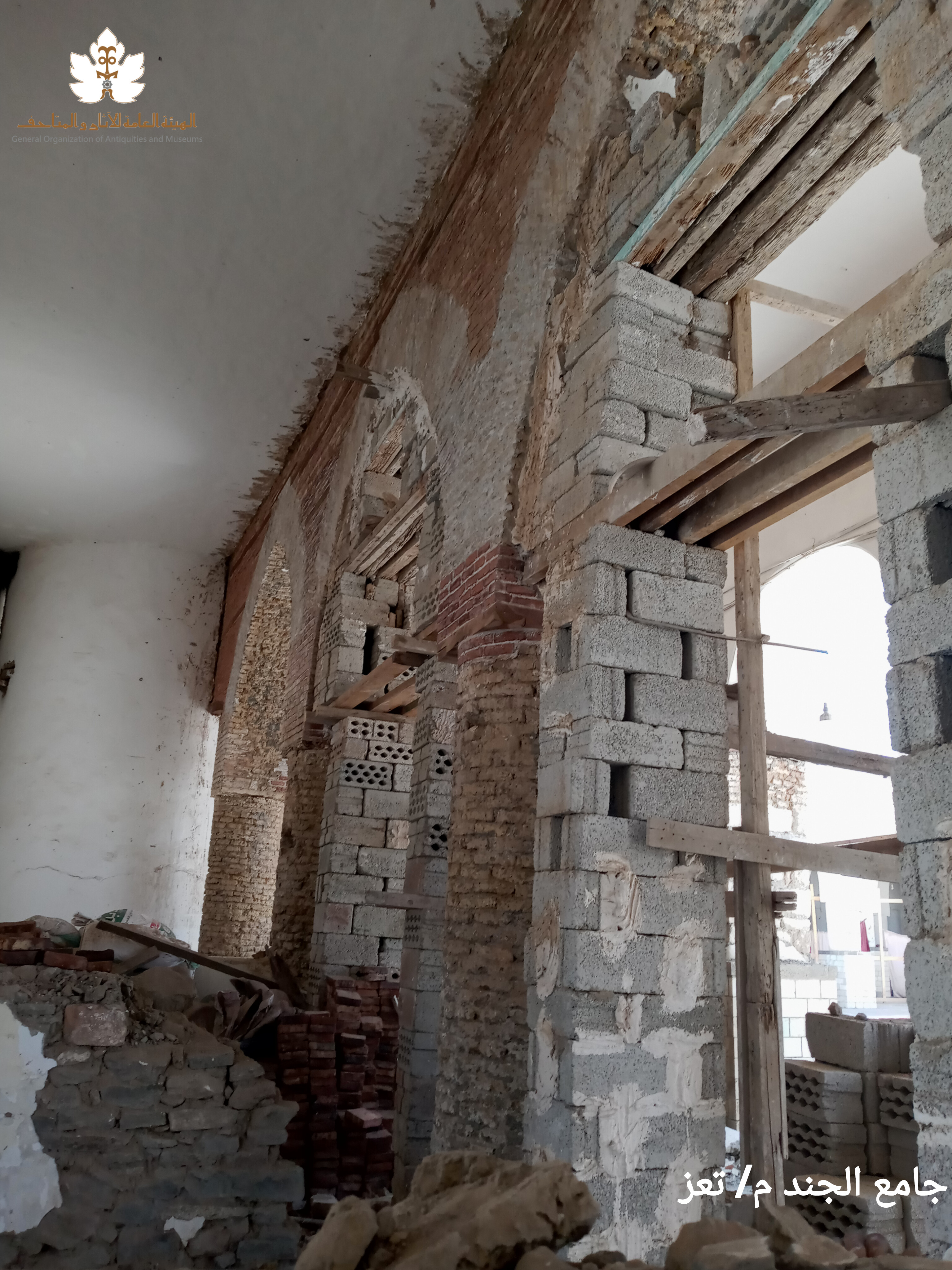 زيارة تفقدية لاعمال الترميم والصيانة في جامع معاذ بن جبل بالجند م/تعز، ومواقع اثرية بمديرية السدة بمحافظة اب - صورة إضافية 1